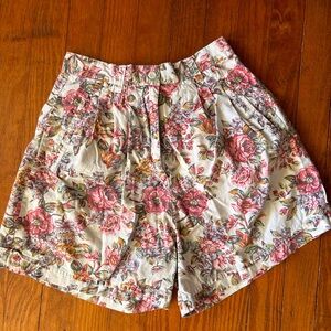 VINTAGE Floral High Waisted Pleated Shorts